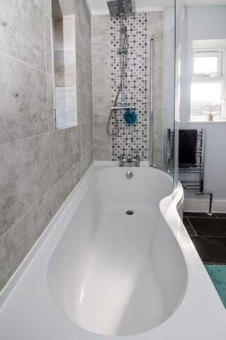 Lovely Rooms In A Quiet Place Of Woking Eksteriør bilde